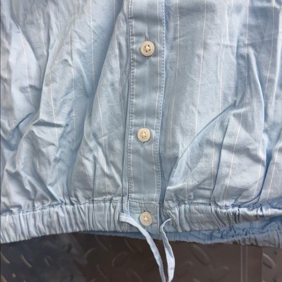 NWT J Crew Cropped fitted-waist button-up shirt in stripe. - Picture 5 of 5